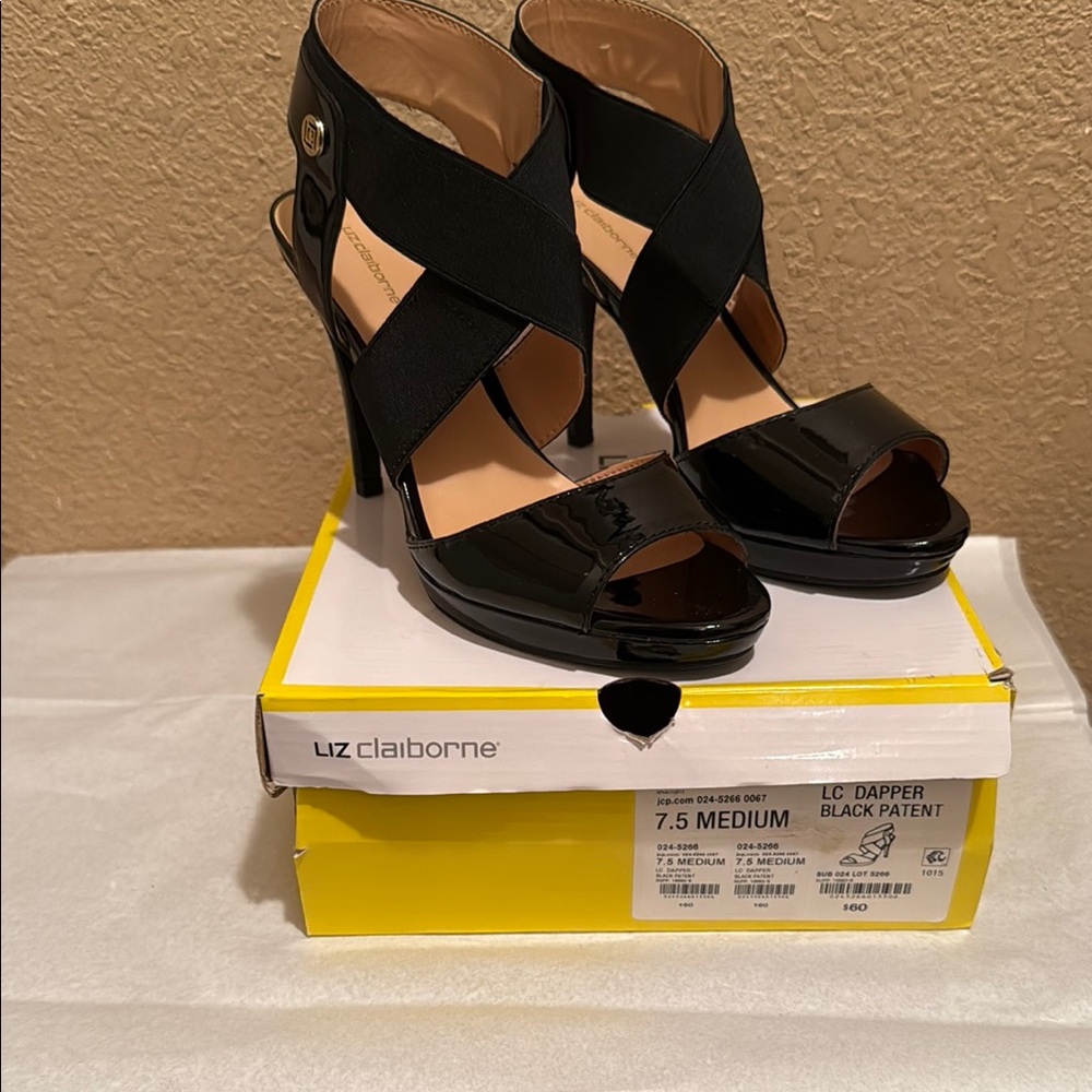 NWT Liz Claiborne LG Dapper Black Patent Heels with Crisscross Straps. 4.5” inch